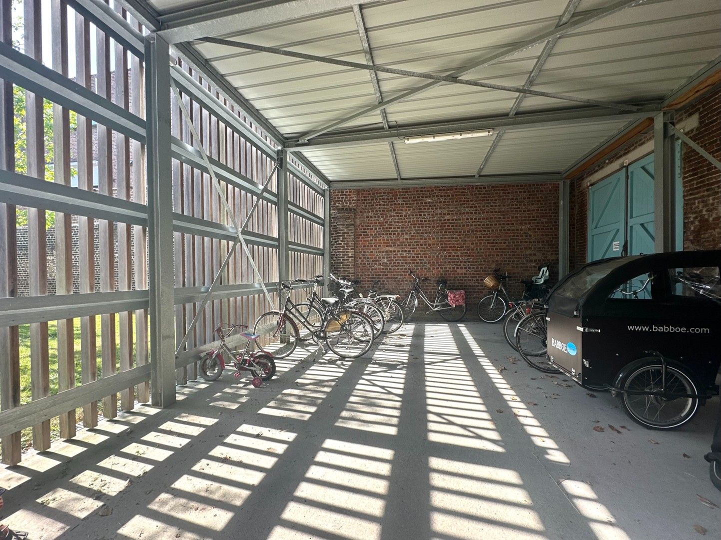 Twee-slaapkamer appartement te huur in het bruisende hart van Aalst foto 9