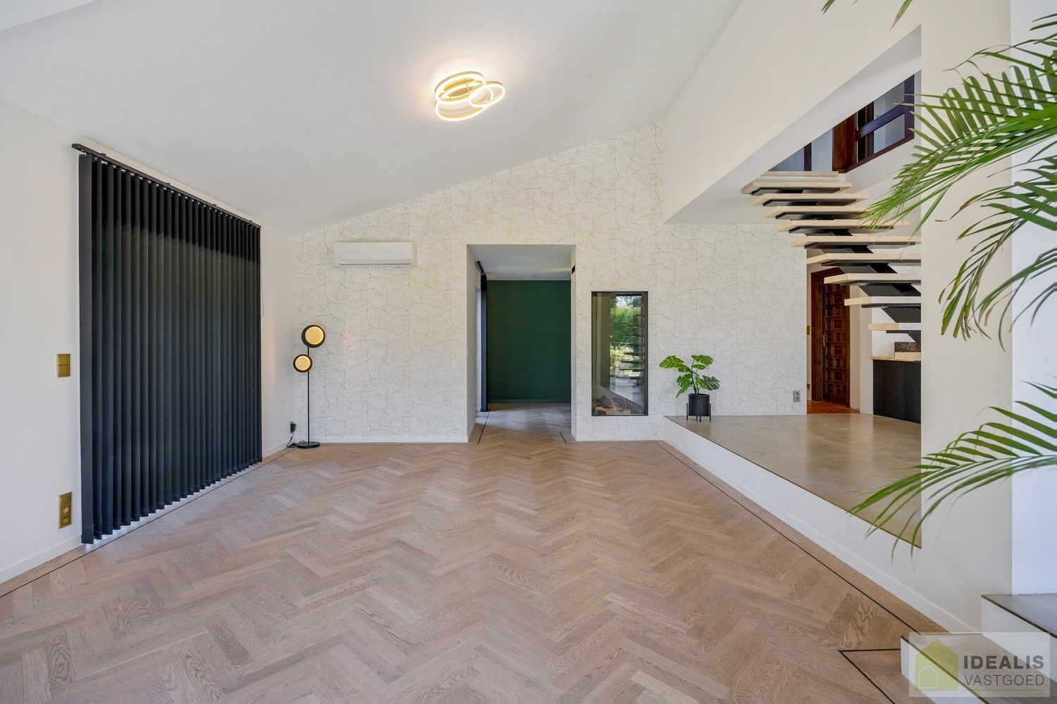 SCHITTERENDE VILLA OMRINGD DOOR PRACHTIGE TUIN MET EEN ZUIDERSE TOETS! foto 25