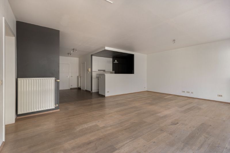 NABIJ HET SINT ANNAPLEIN, ENERGIEZUINIG APPARTEMENT MET TERRAS EN OVERDEKTE AUTOSTAANPLAATS foto 5