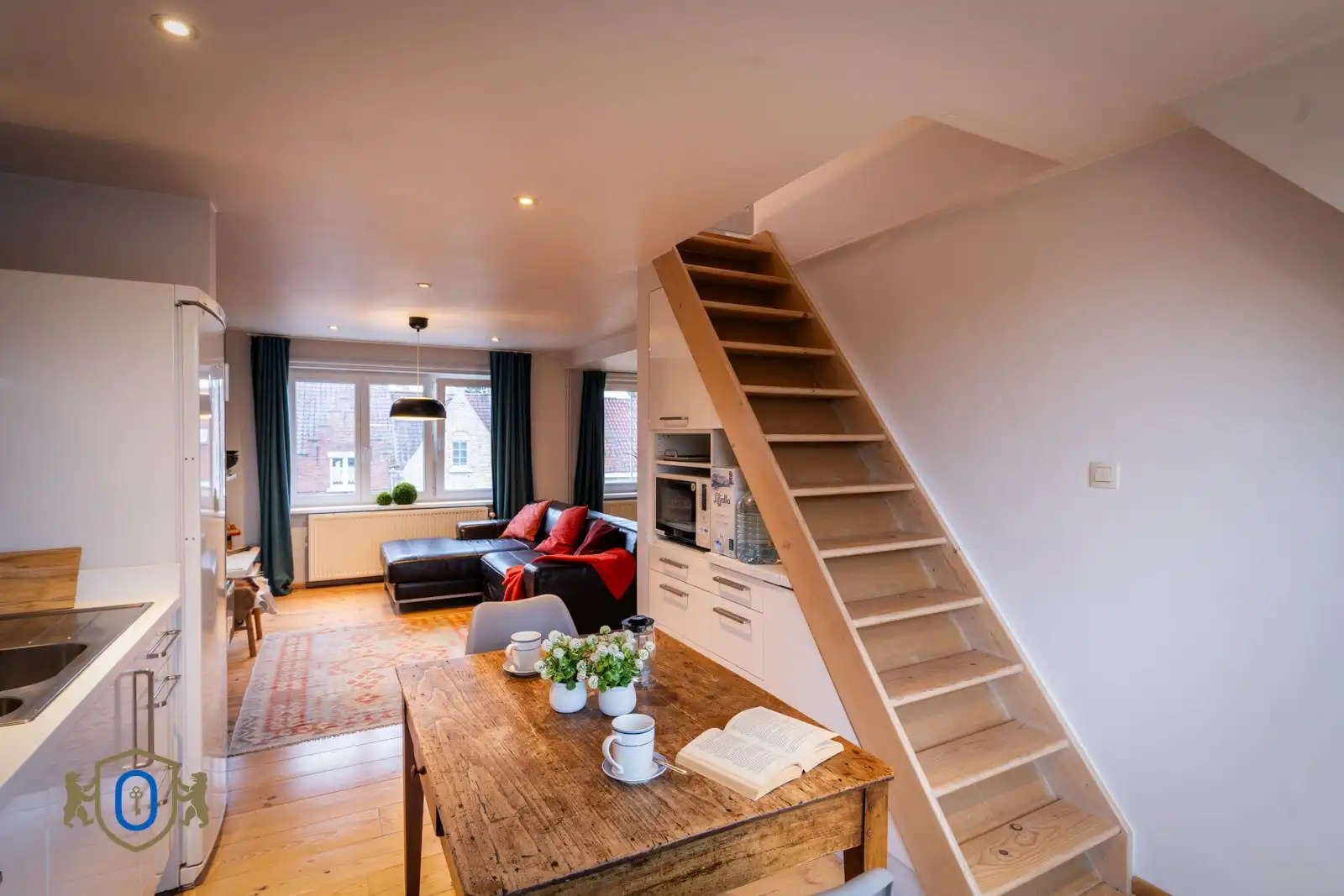 Brugse 3-slpkr herenwoning met studio & romantische tuin foto 28