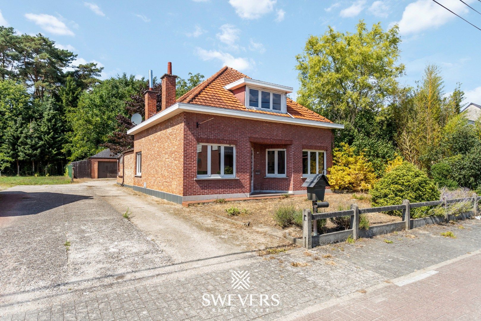 Te renoveren open bebouwing met garage en tuin foto 30