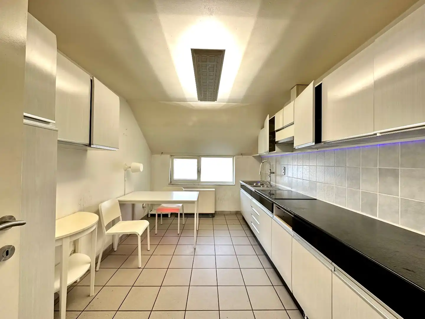 Te huur: appartement met 2 slaapkamers en ruim terras in Riemst foto 3