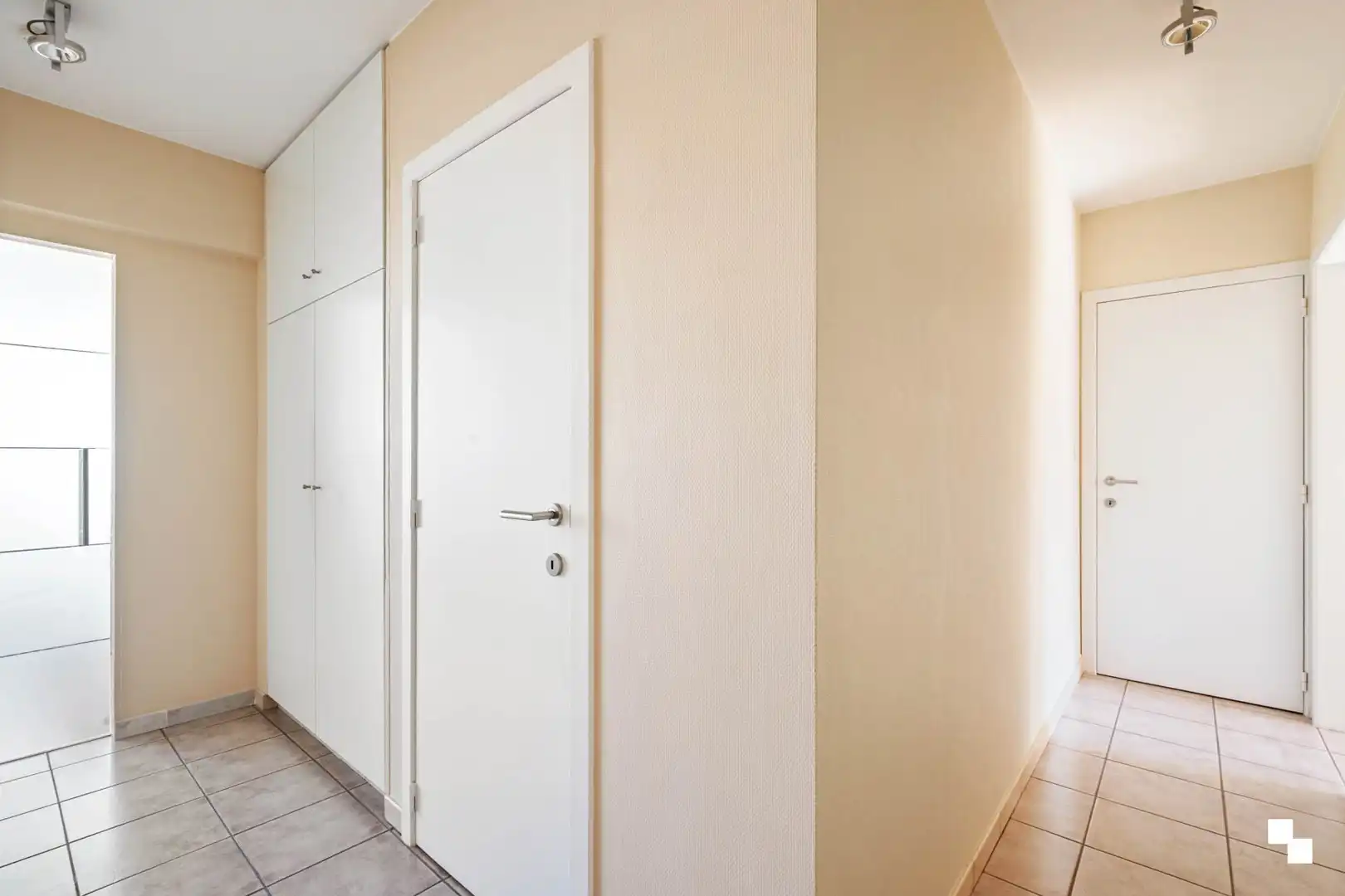 Instapklaar appartement in centrum Waregem foto 4