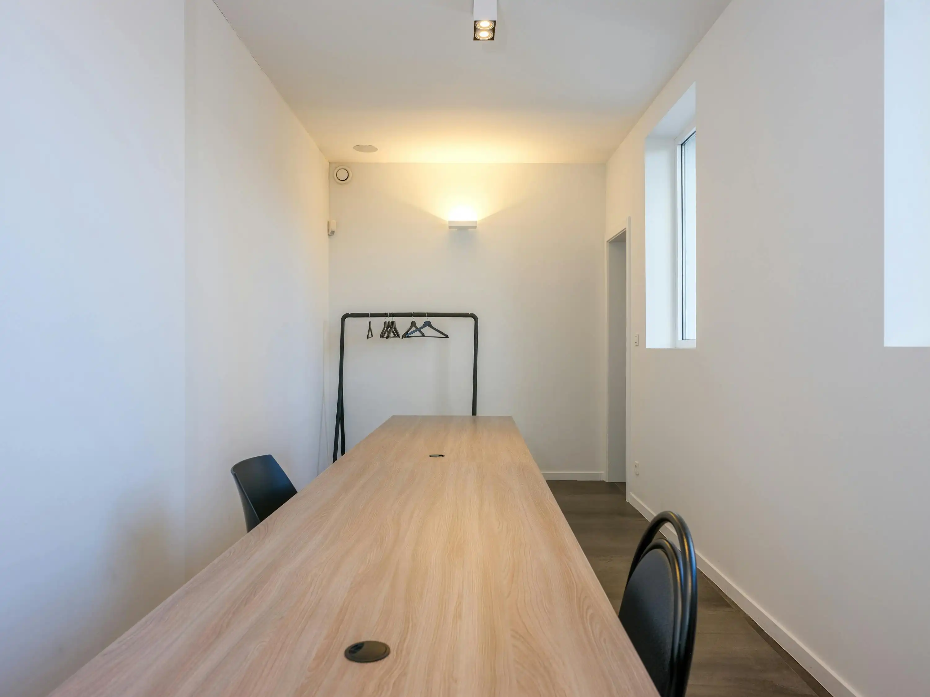 Instapklaar handelspand met woonst te koop op de Boelare in Eeklo foto 26