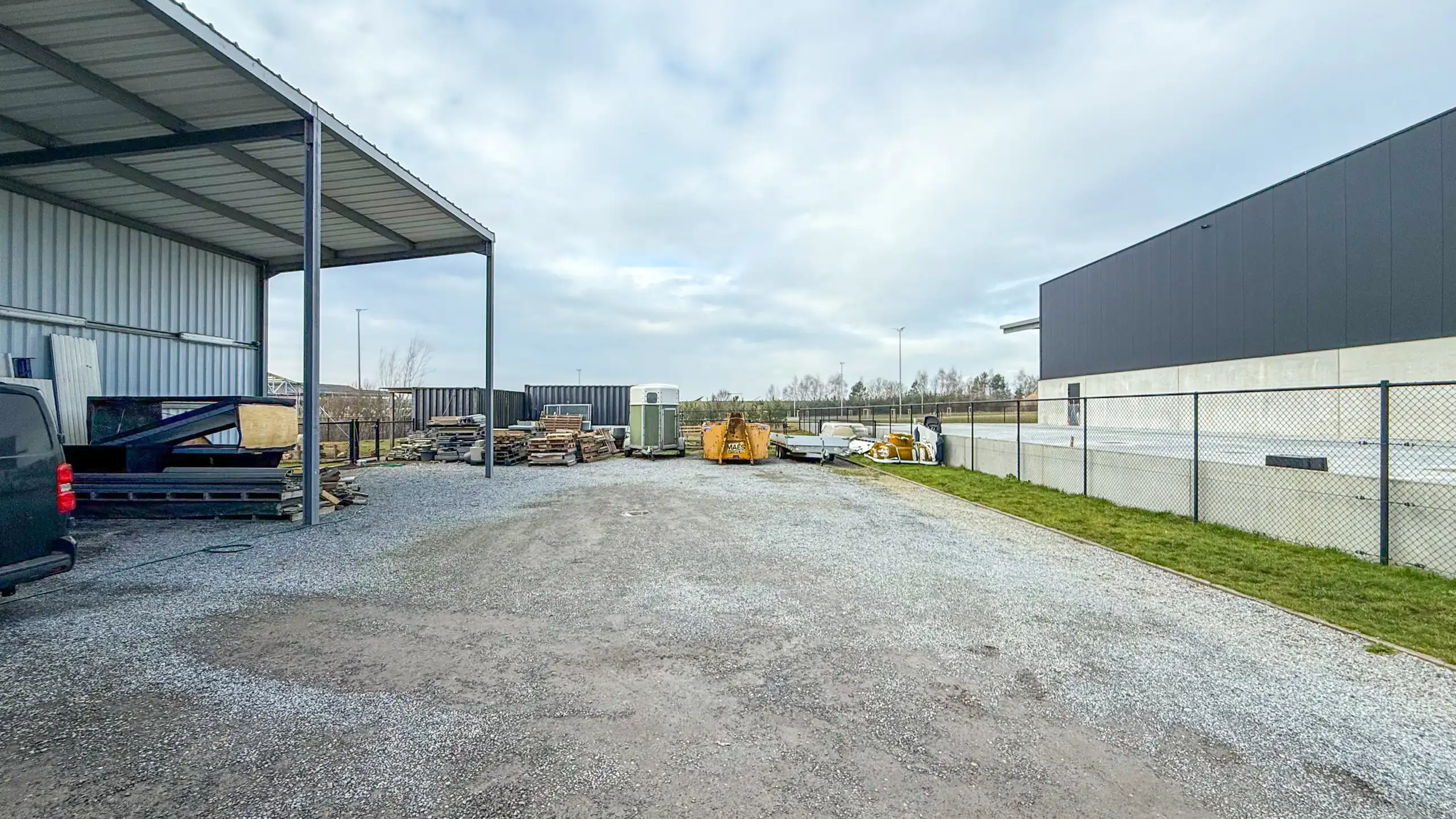 Veelzijdig industrieel pand met woonst en zonnepanelen! foto 69