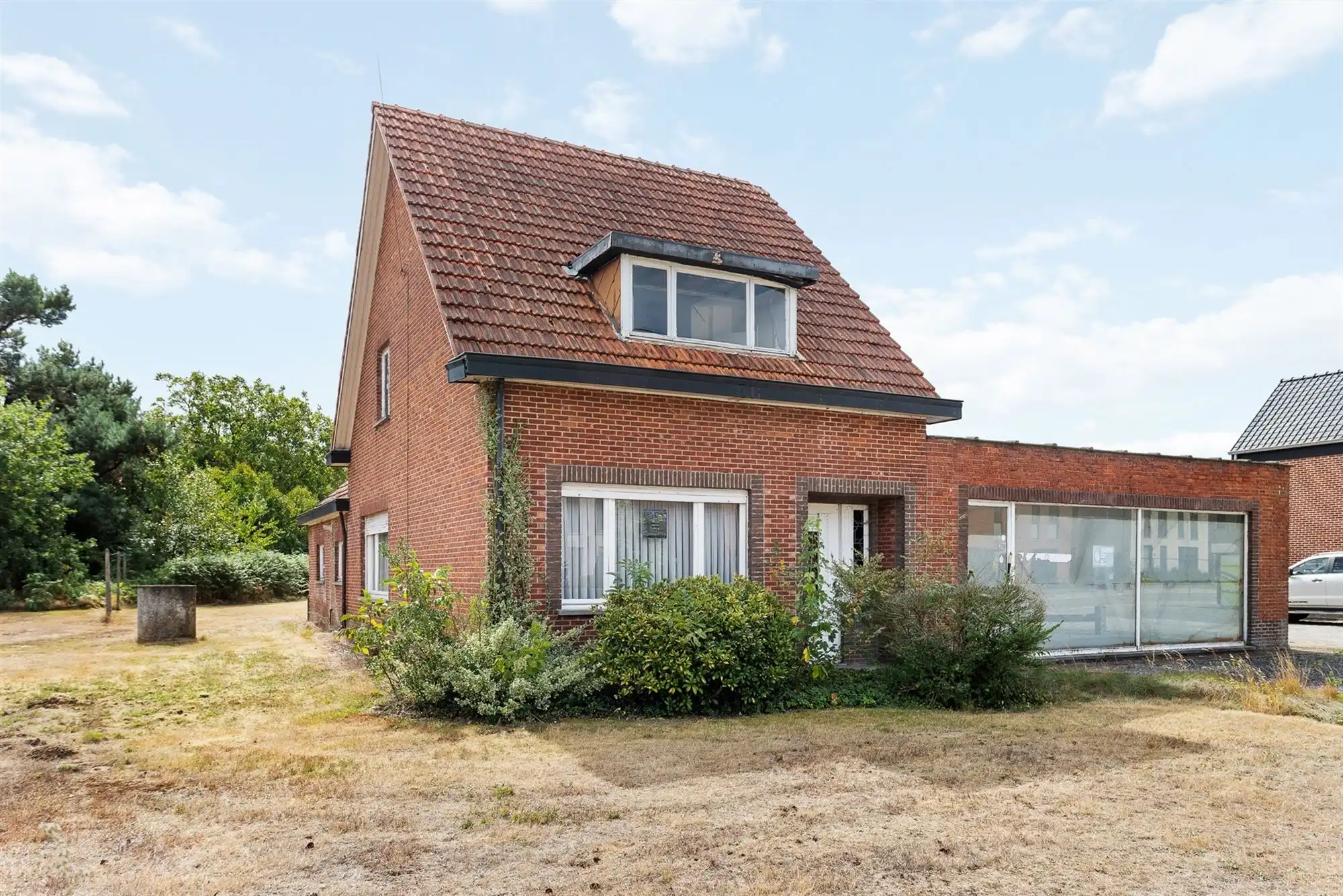 TE RENOVEREN OF TE SLOPEN WONING OP EEN PRACHTIG PERCEEL VAN 7841M² TE MEERHOUT foto 2
