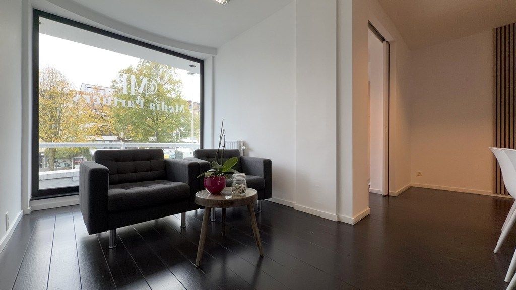 Mooi ingerichte kantoorruimte te huur in Wilrijk foto 11