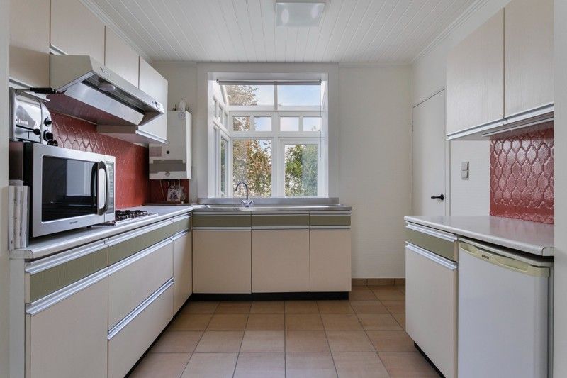 🏡 Uniek en authentiek pand vol karakter en mogelijkheden. Ruime woning, multifunctionele bijgebouwen en een charmante, omsloten tuin. foto 7