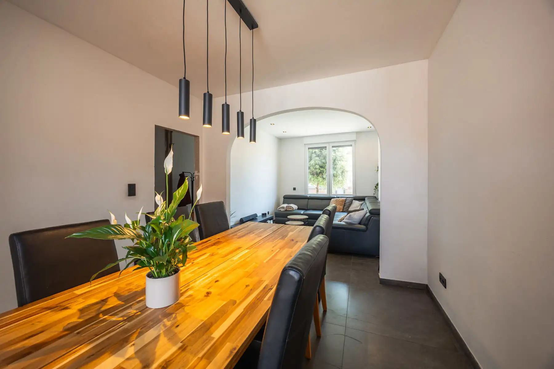 Prachtig in 2025 gerenoveerde woning met alle modern comfort foto 6