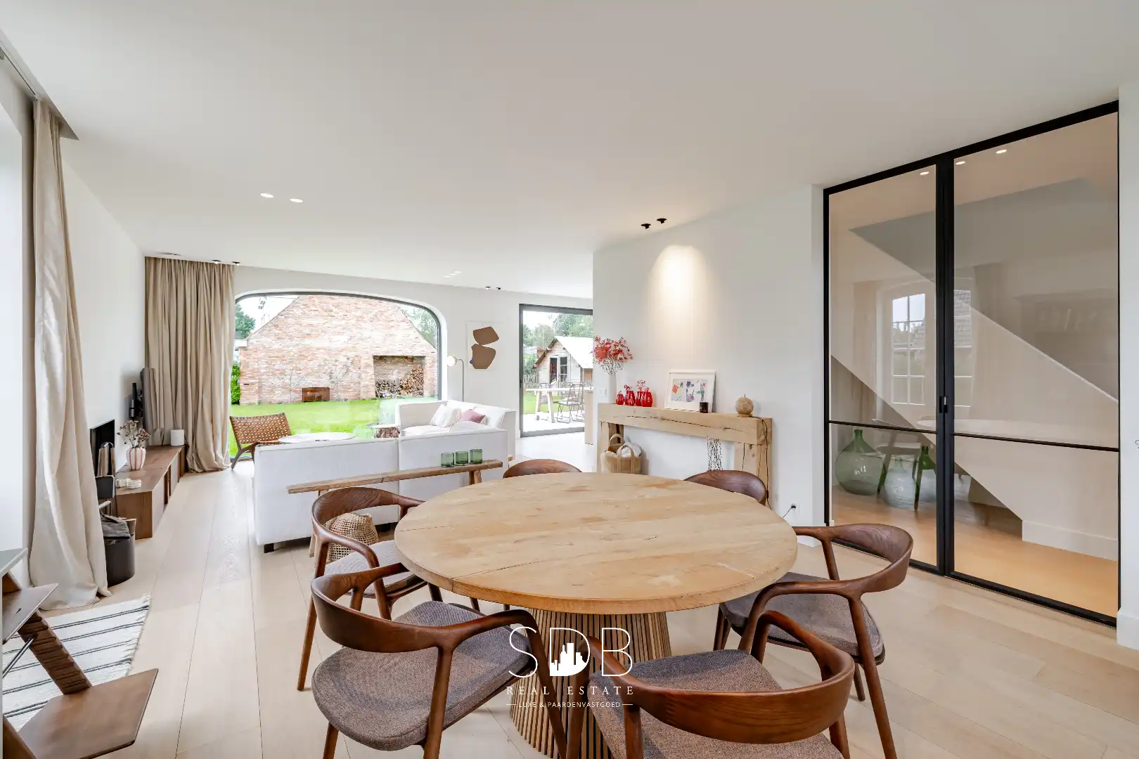 Landelijke villa met gezinstuin op 852m² foto 6