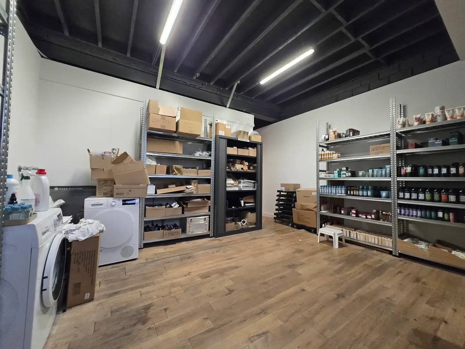 Commercieel pand met hoge vitrine in Mortsel foto 8
