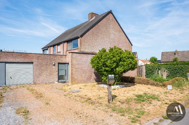 Instapklare woning op 433m² te Maldegem foto {{pictureIndex}}