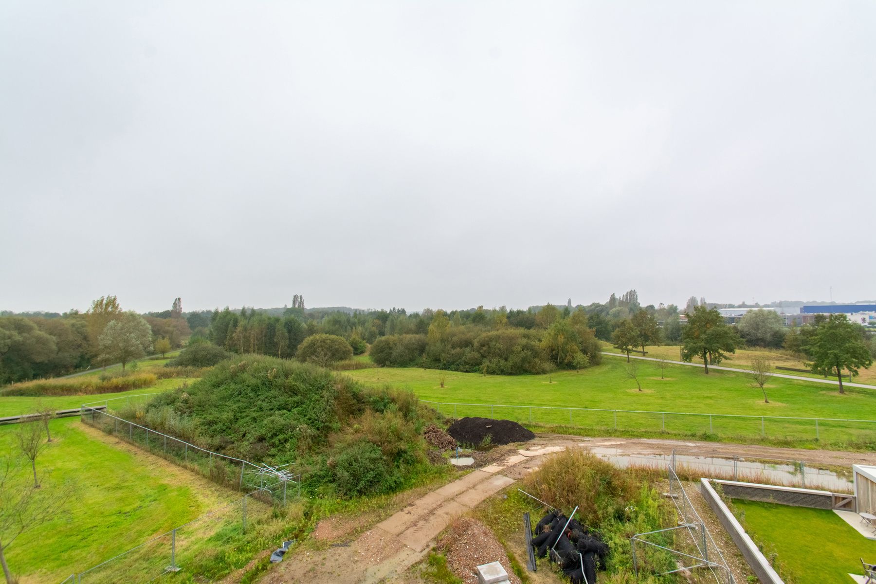 Rustig en comfortabel 3slpk appt. met zicht op park  foto 17