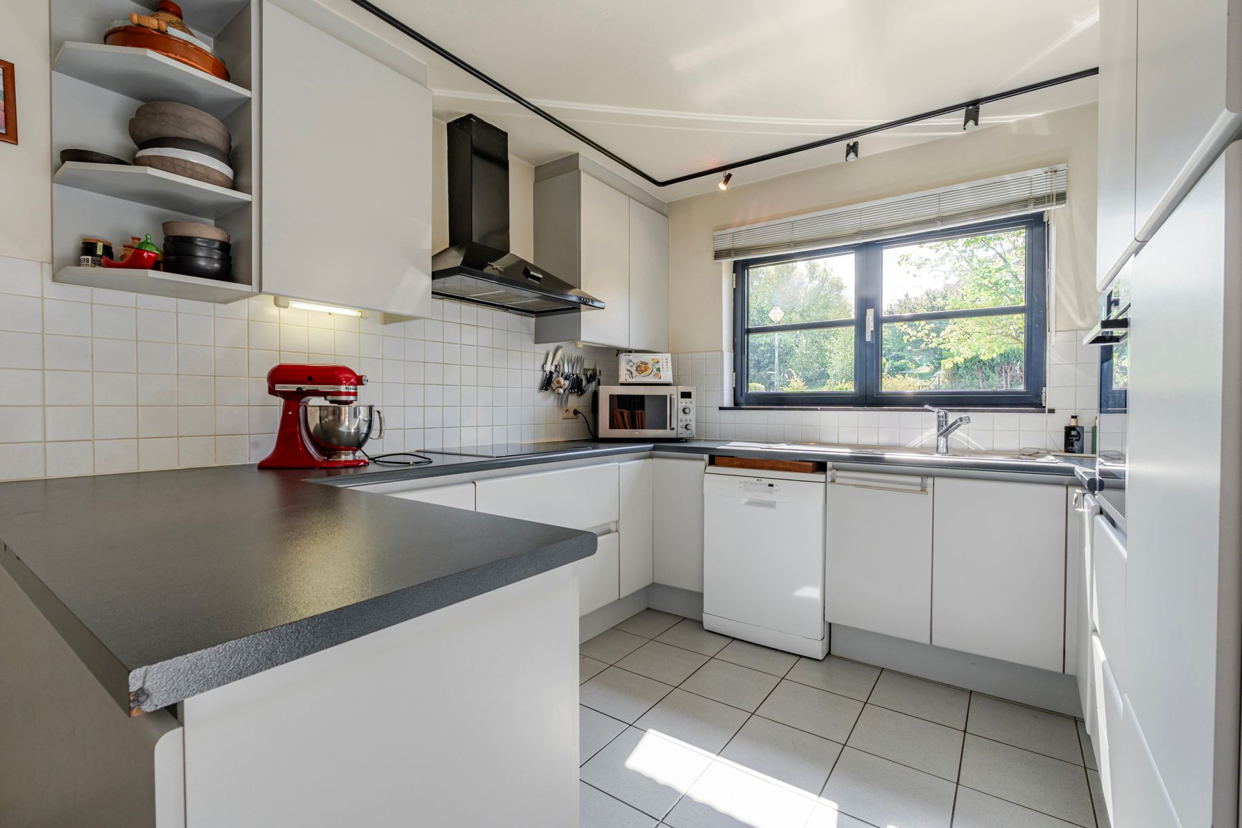 Vrijstaande gezinswoning met 3 slaapkamers, garage en tuin foto 16