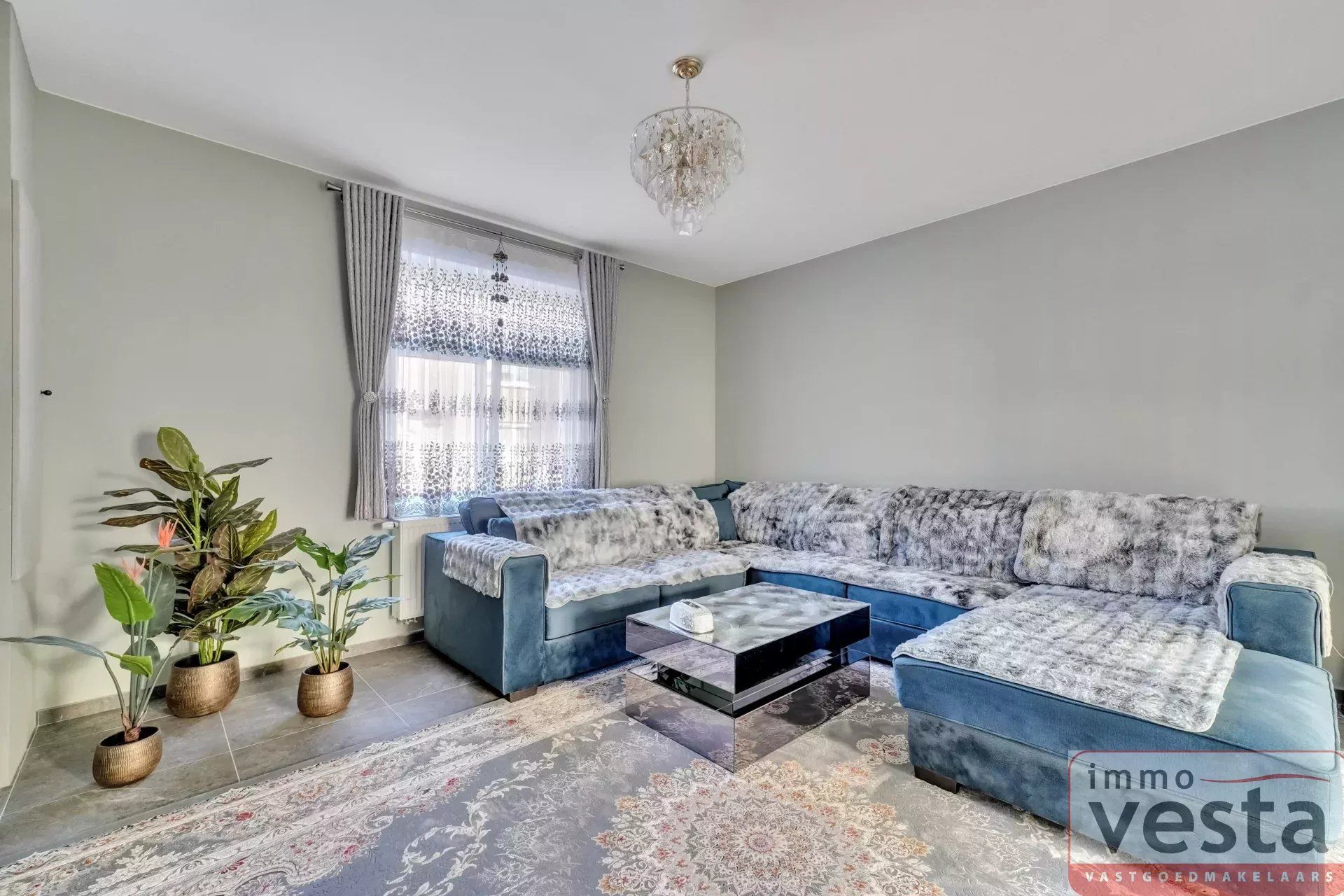 Ruime rijwoning nabij centrum Sint-Truiden foto 4