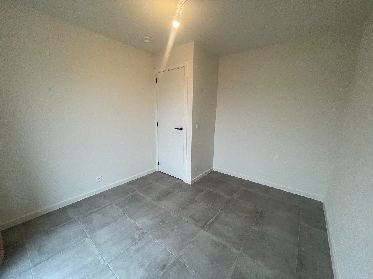 Nieuwbouw appartement met twee slaapkamers, terras, berging en staanplaats foto 24