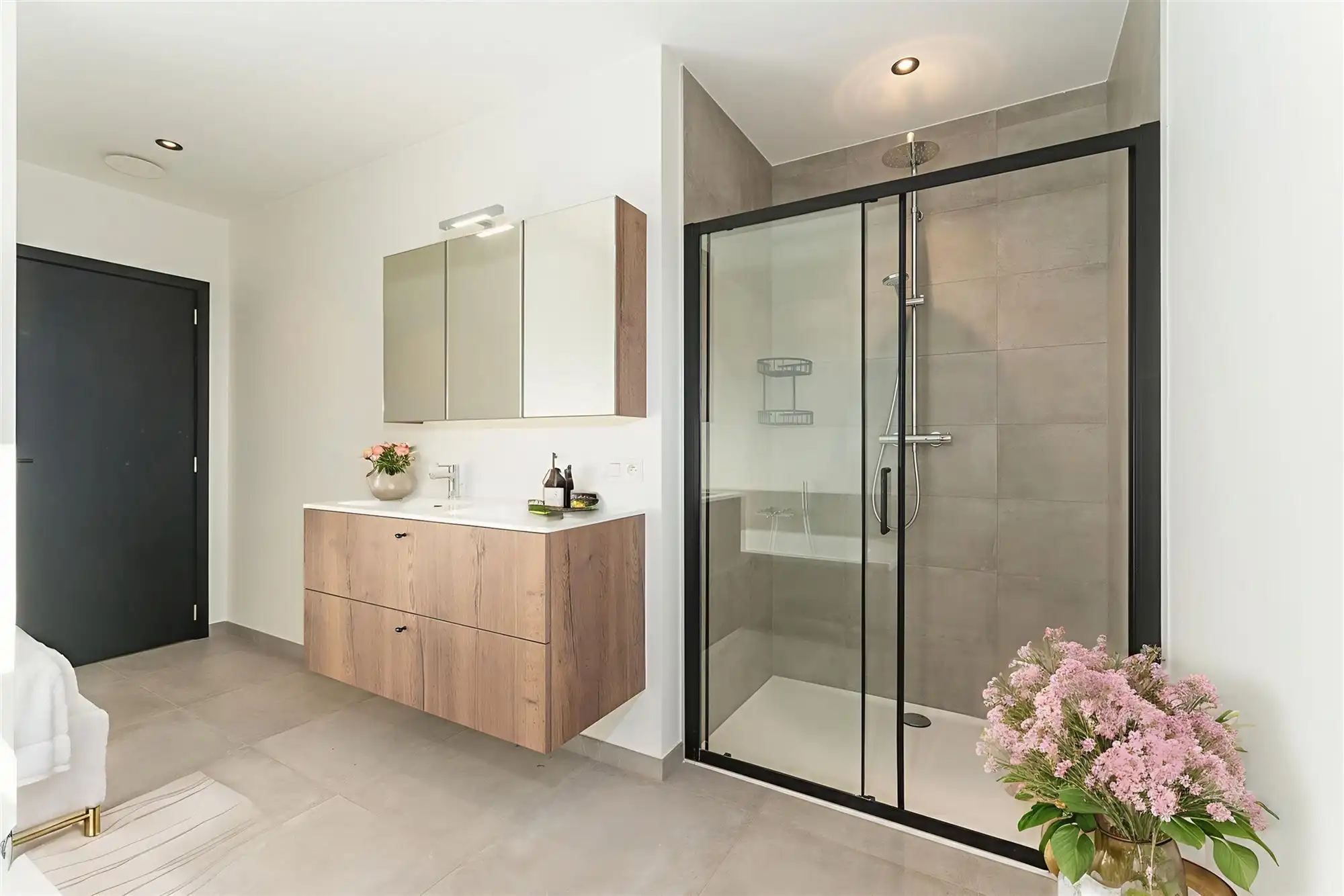 Knappe nieuwbouwwoning met 3 slaapkamers en weidse zichten foto 4