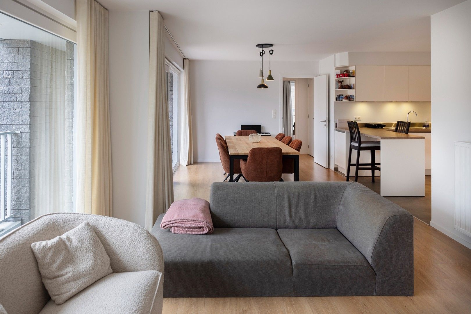 Rustig gelegen recent appartement met twee slaapkamers. foto {{pictureIndex}}