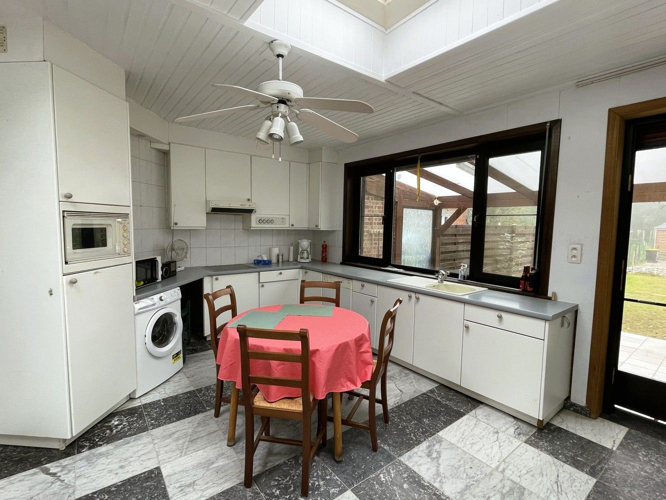 Instapklare woning met tuin EN garagebox nabij centrum Herent foto 6