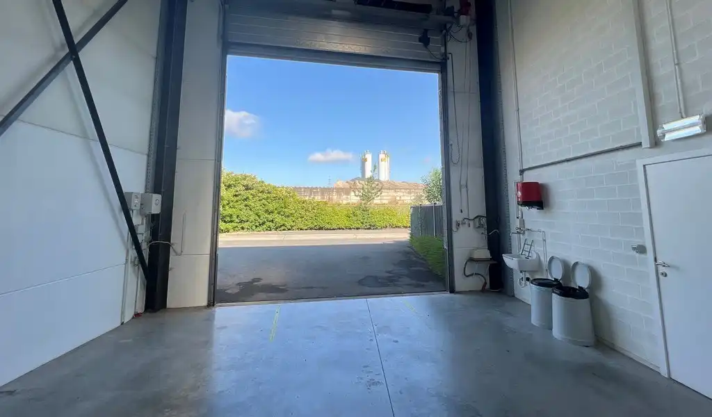 Bedrijfsgebouw met villa te huur langs  E17 in  Kruisem foto 6