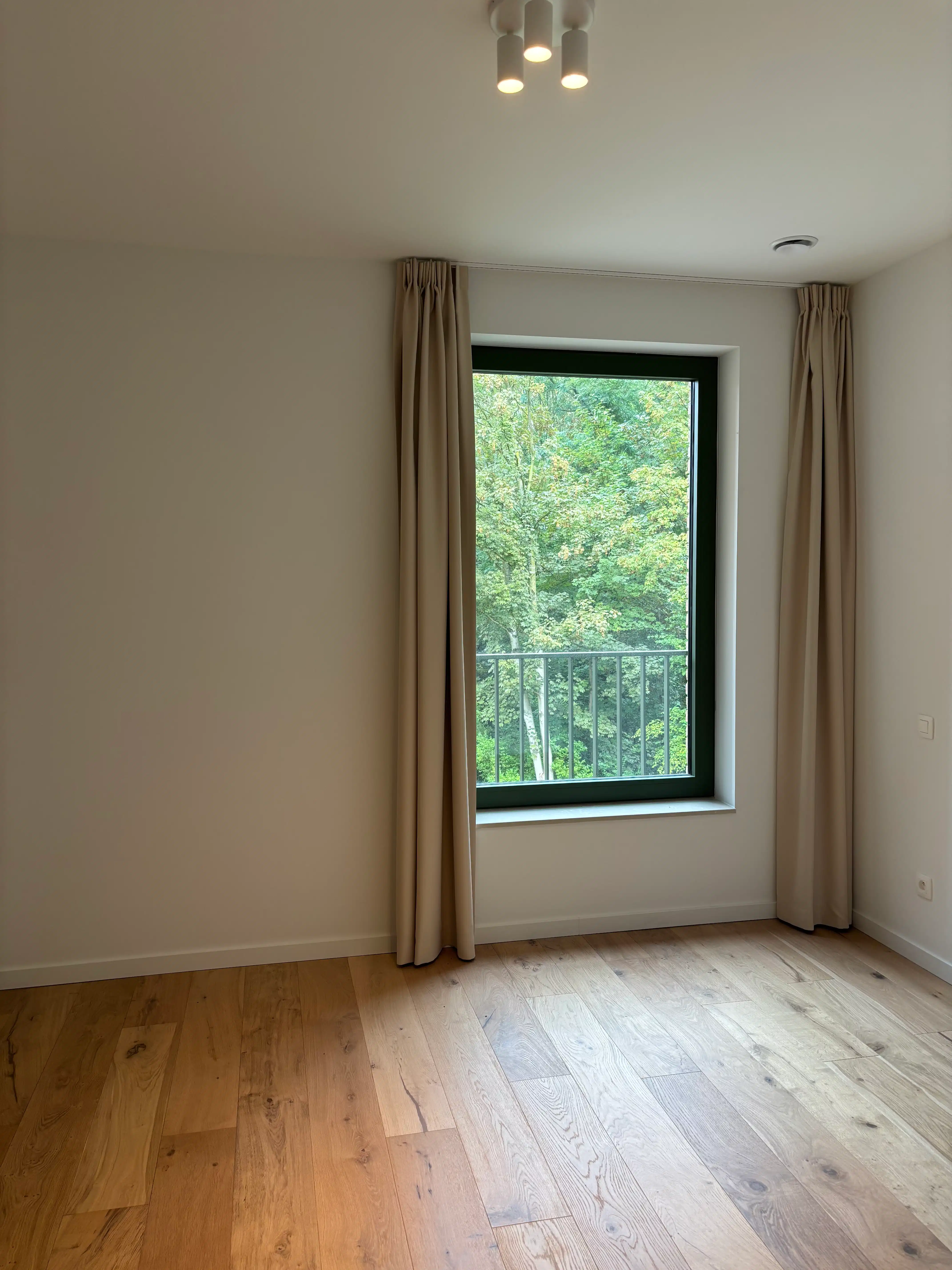 LUXUEUS NIEUWBOUWAPPARTEMENT MET SLAAPKAMER, BUREAU EN RUIM TERRAS foto 18