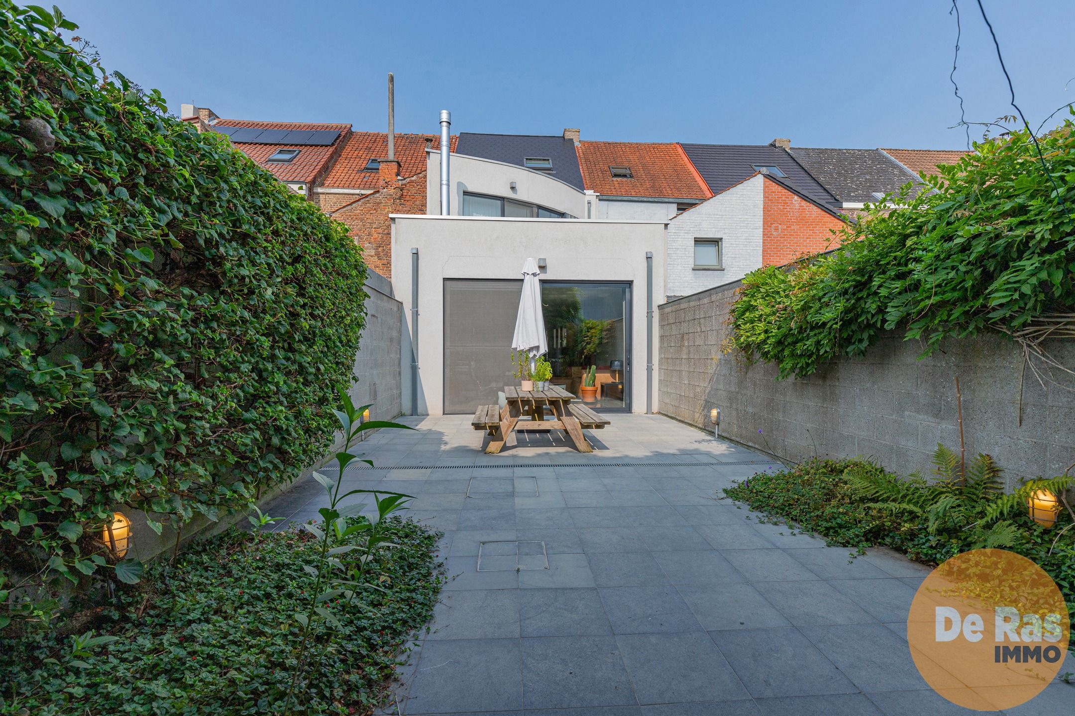 HOFSTADE - Totaal gerenoveerde gezinswoning met diepe tuin  foto 4