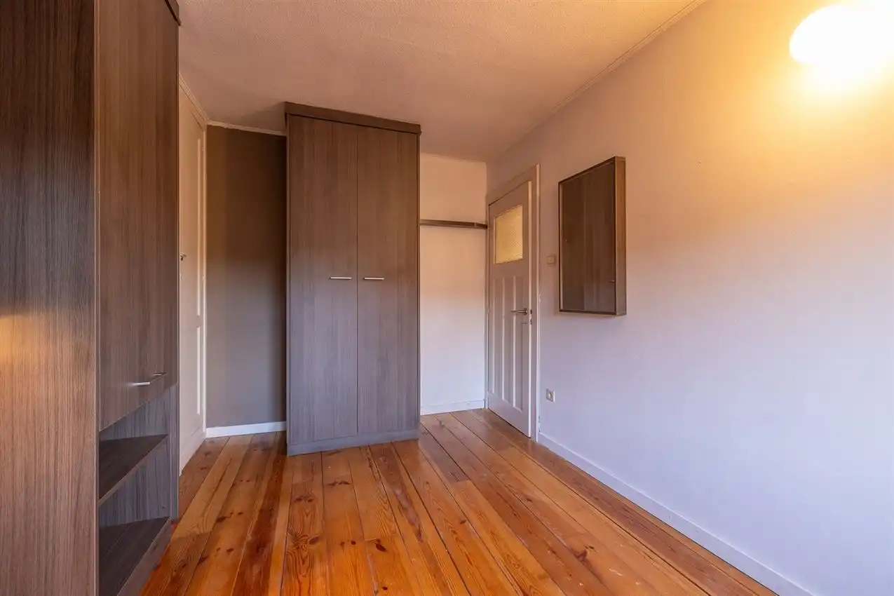 Stadswoning met drie slpk en tuintje op gunstige locatie foto 27