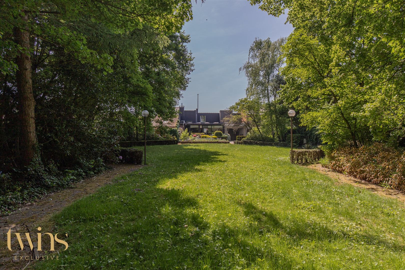 Te koop – Unieke eigendom met commerciële ligging op 4.143 m² te Dendermonde. foto 12