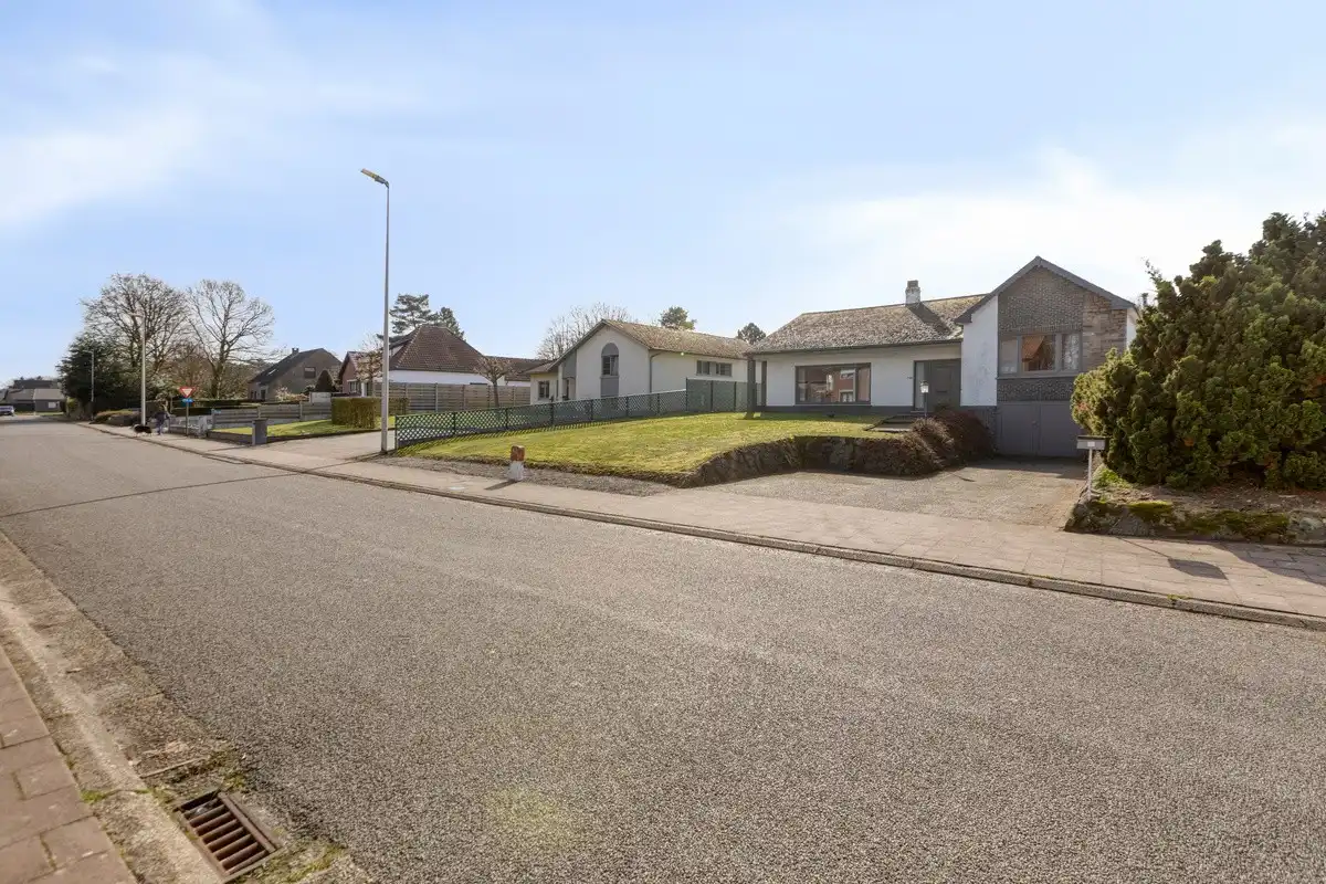 Te renoveren open bebouwing op riant perceel foto 2