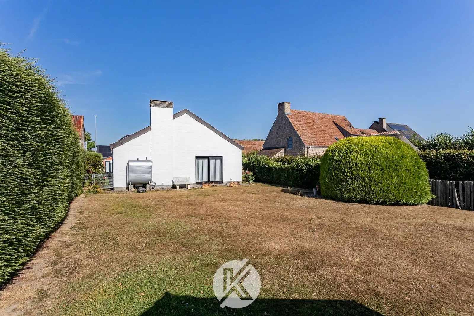 Robuuste bungalow op een interessante locatie foto 5