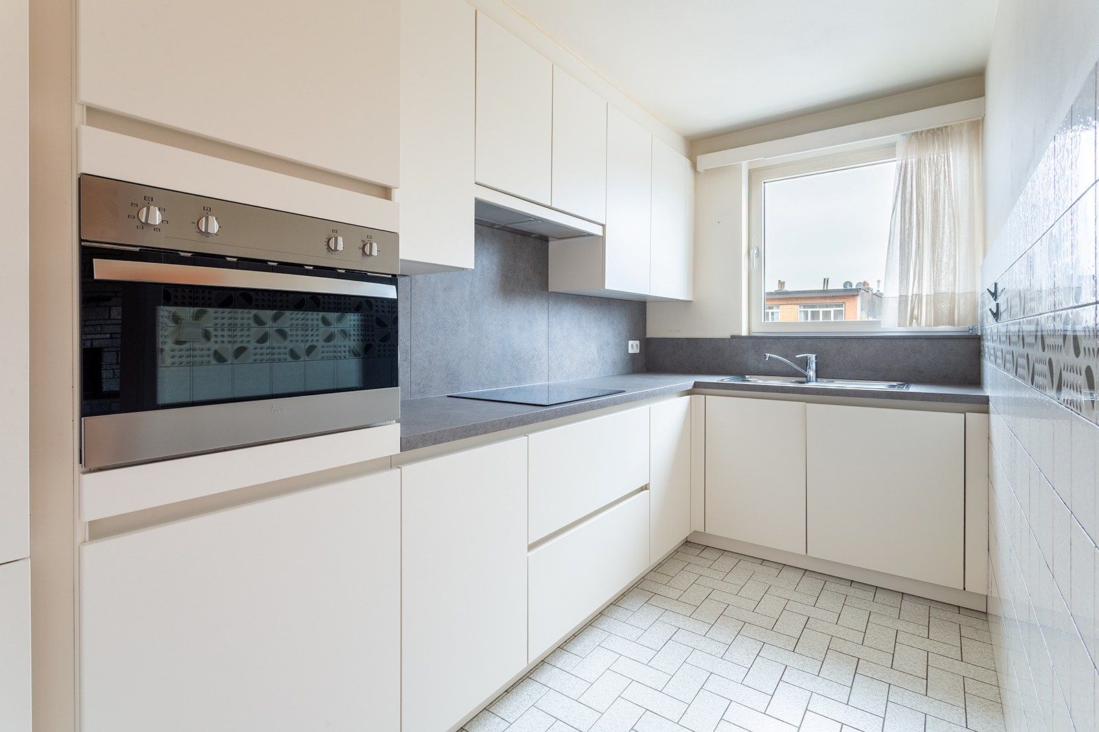 Ruim appartement met veel lichtinval foto 11