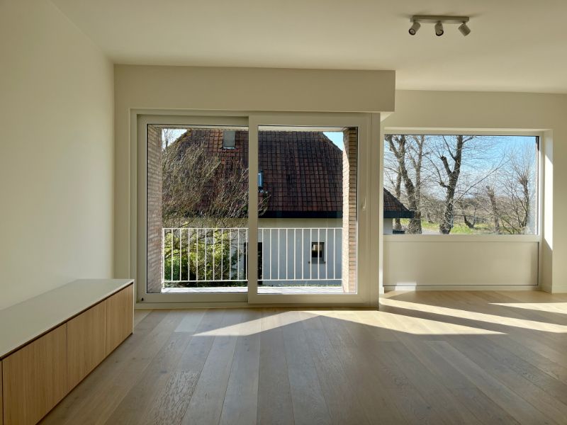 Modern en lichtrijk appartement met groot terras foto 10