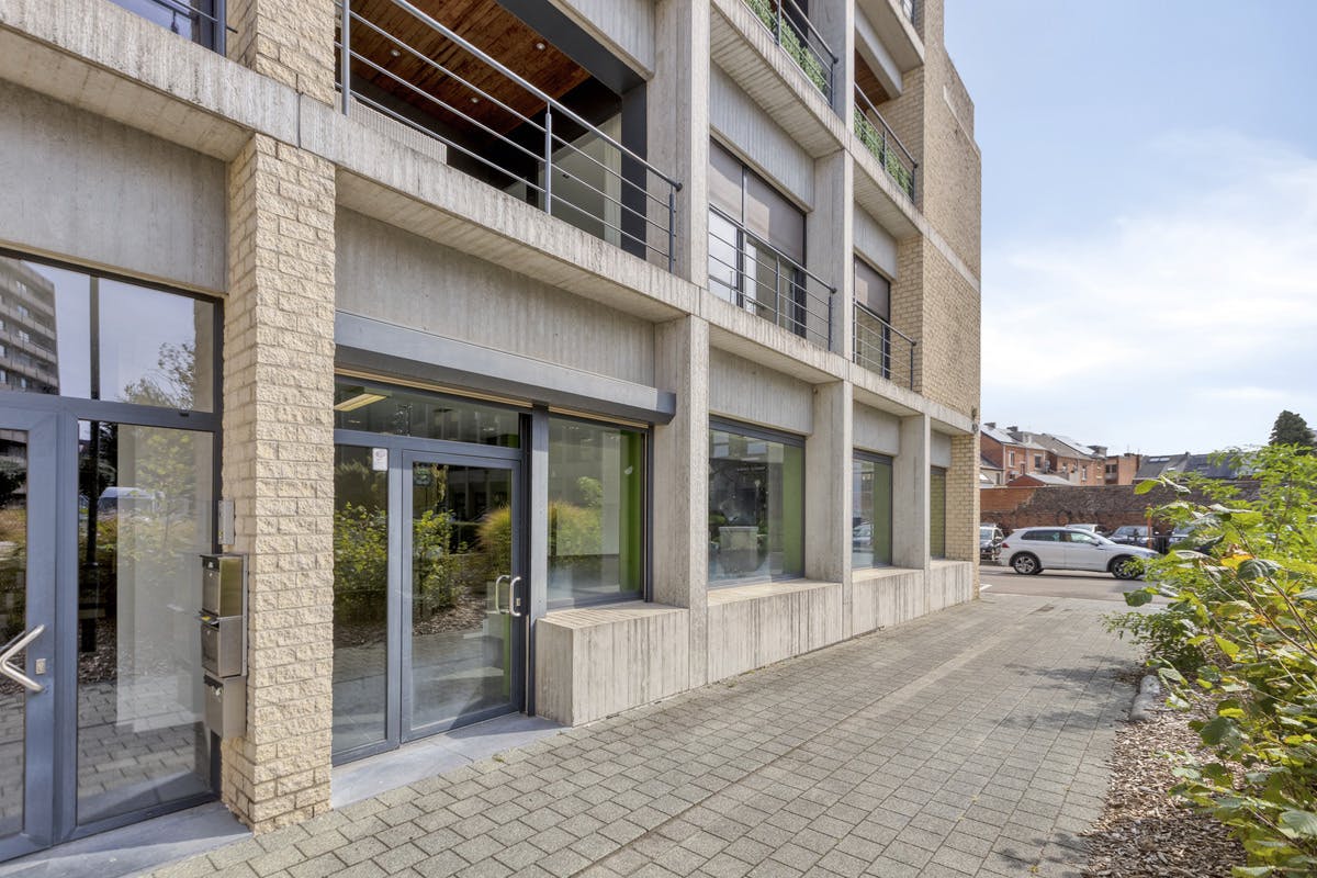 Commerciële ruimte van 428m2 in hartje Hasselt foto 16