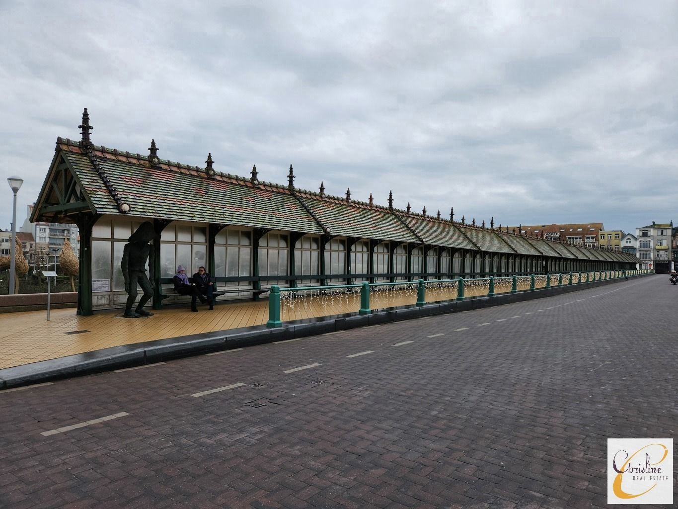 Karaktervol investeringspand op topligging in Blankenberge  foto 12