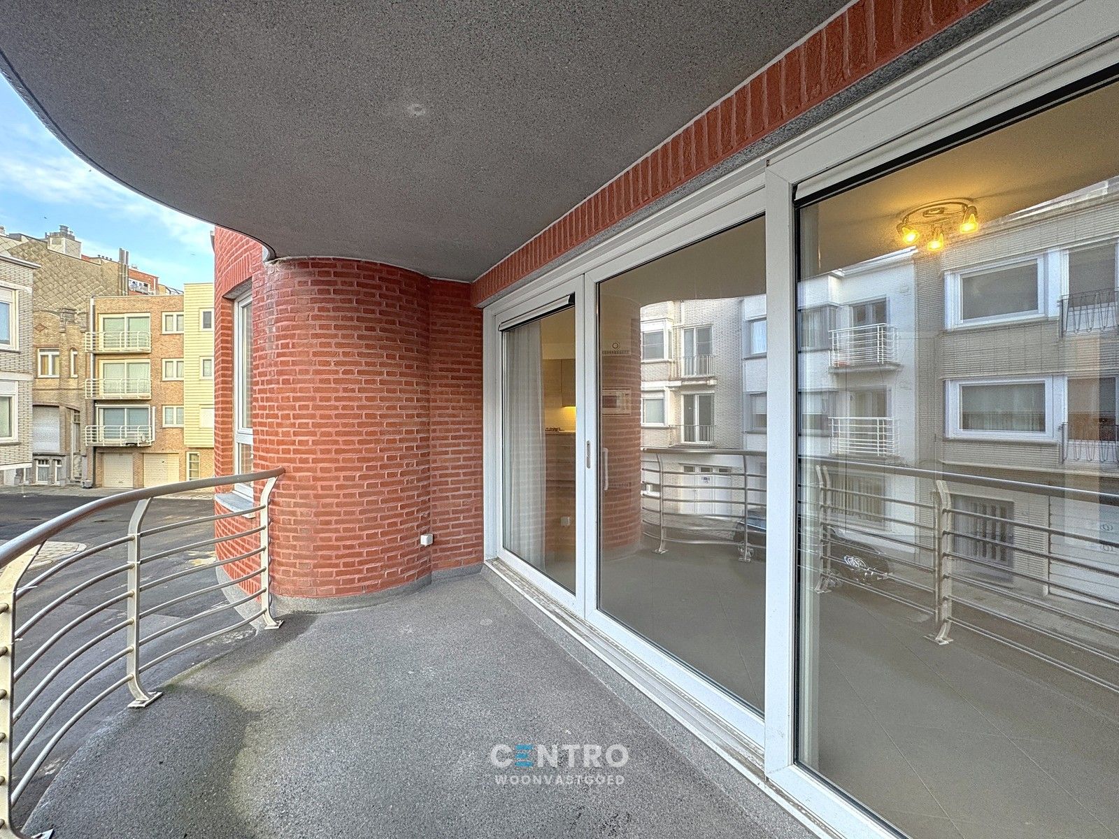 CENTRAAL gelegen appartement met 3 slpks en 2 badks! foto 13