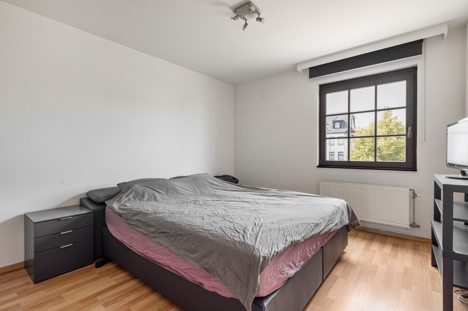 Instapklaar appartement met terras en 2 slaapkamers op centrale ligging in Wijnegem foto 7