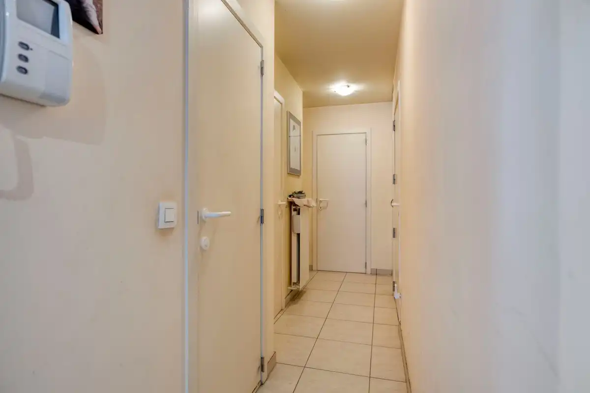 Gemeubeld hoek appartement met twee slaapkamers foto 9