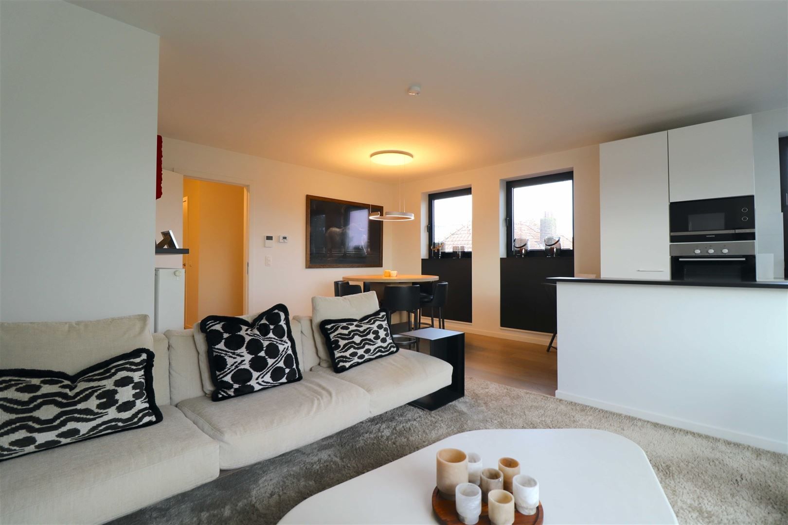 Luxe appartement met terras en parking  foto 3