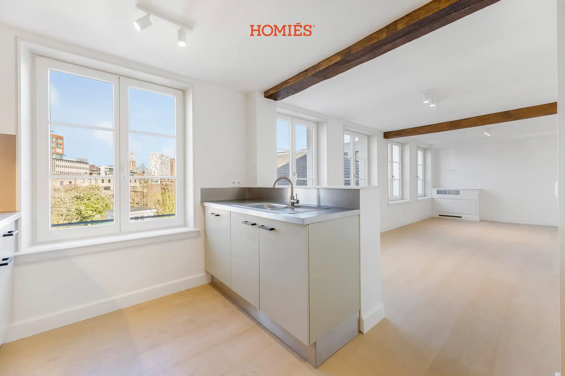 Exclusief 2-slaapkamerappartement met 2 badkamers foto 2