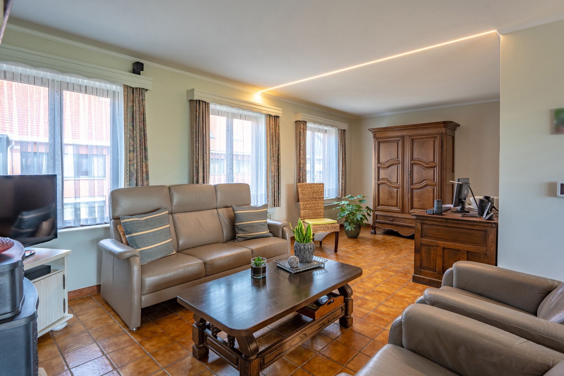 Bel-etagewoning met 3 slaapkamers in doodlopende straat! foto 8