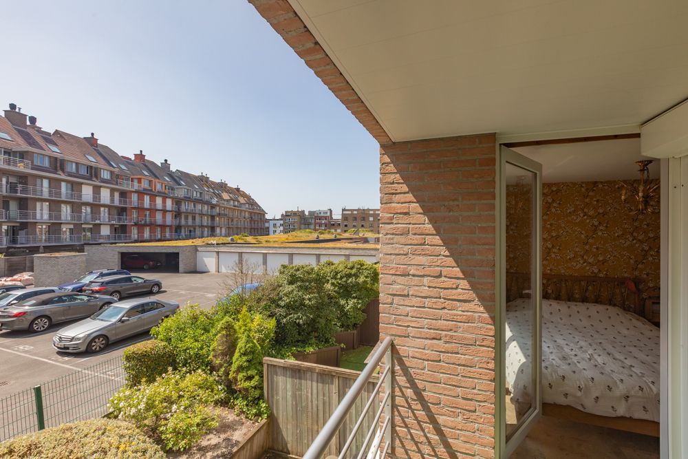 Ruim appartement met terras en zijdelings duinzicht foto 14