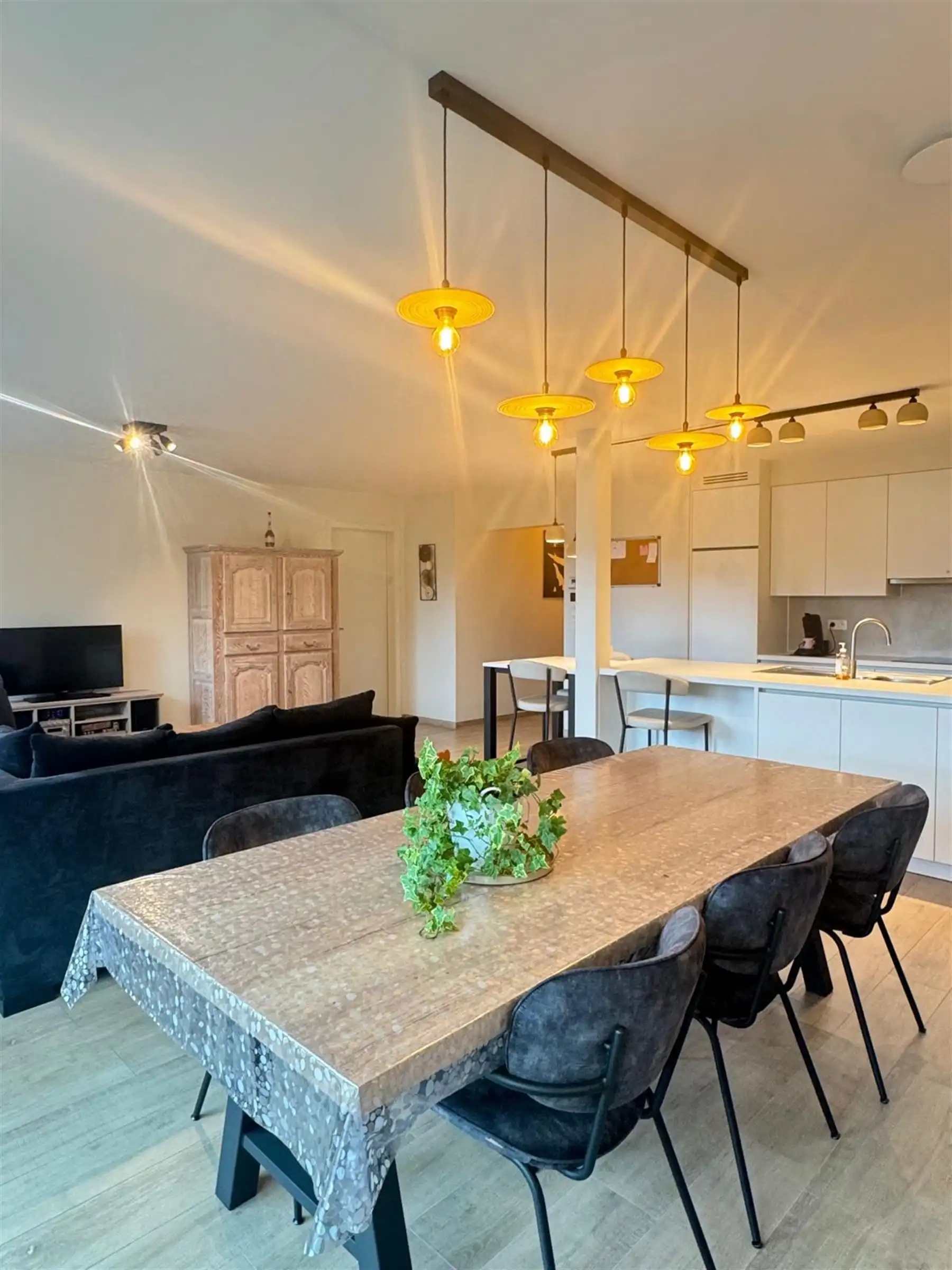 INSTAPKLAAR APPARTEMENT MET DRIE SLAAPKAMERS foto 3