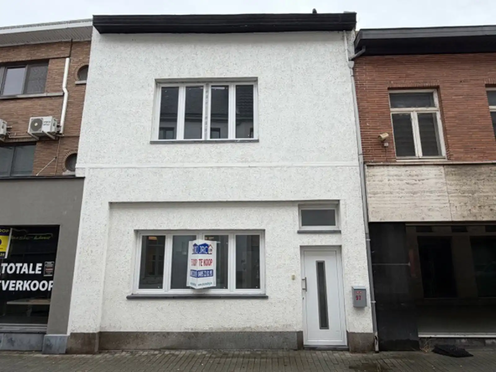 Ruime instapklare woning 5 slpks 2 badks te Tienen foto {{pictureIndex}}