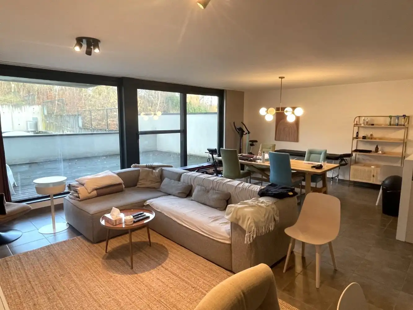 Instapklaar appartement met groot terras en inpandige parking foto 5