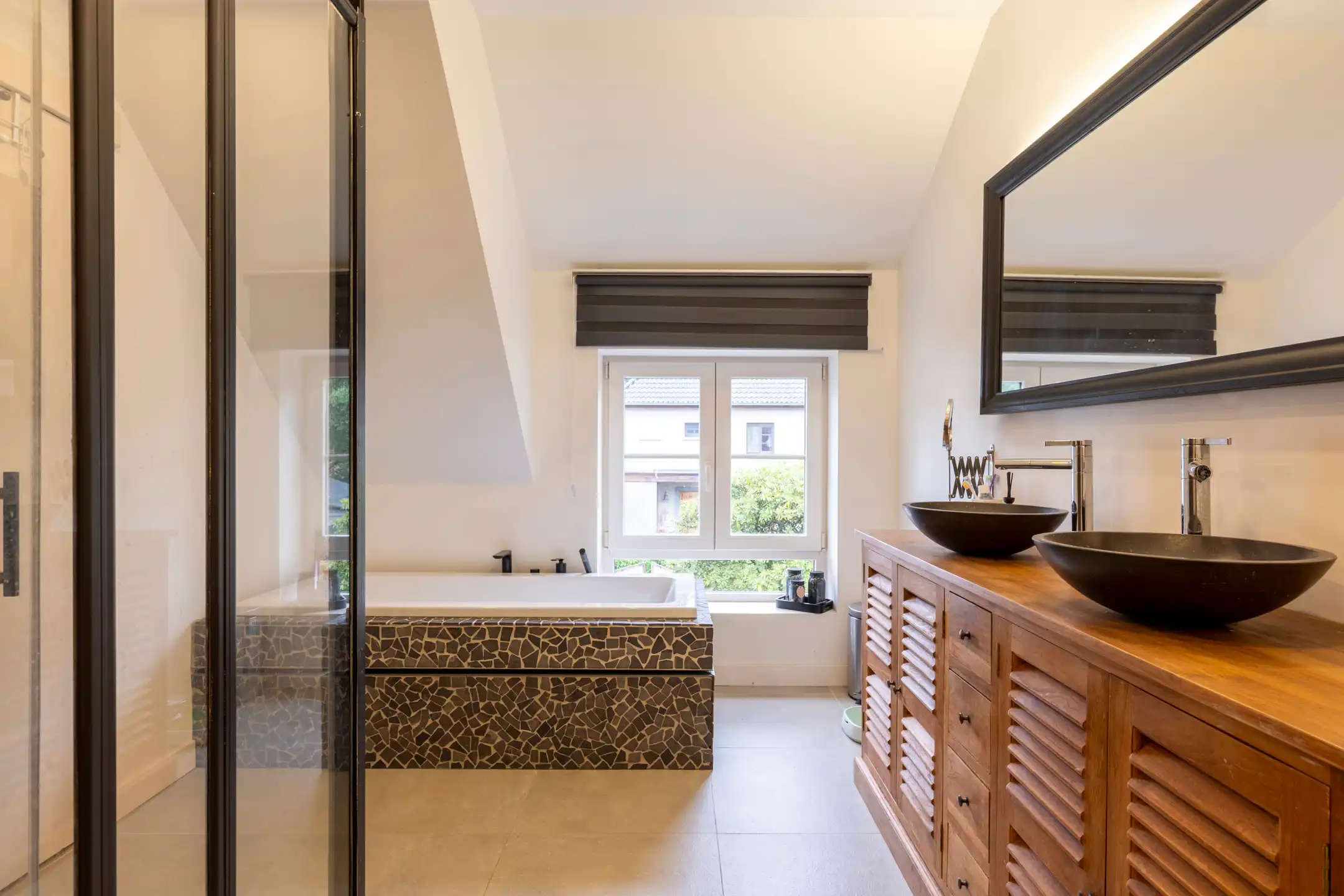 Charmante halfopen bebouwing met 3 slaapkamers foto 12