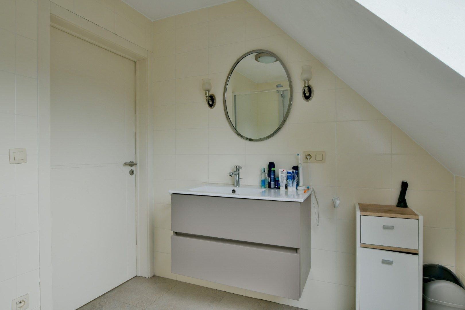 Instapklare duplex (130 m²) in het hart van Eernegem foto 8