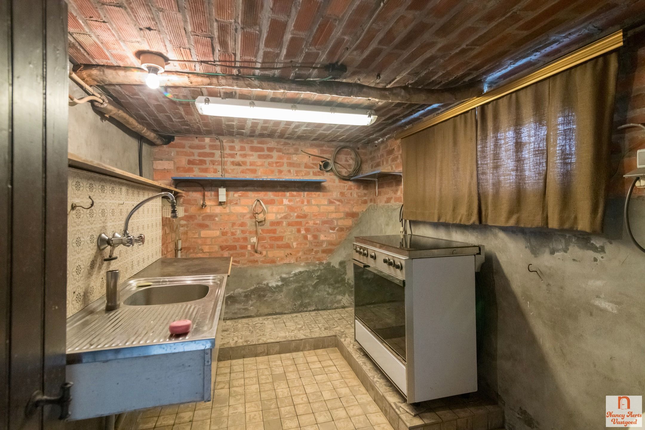 Vrijstaande, goed onderhouden woning op 20 are grond foto 48