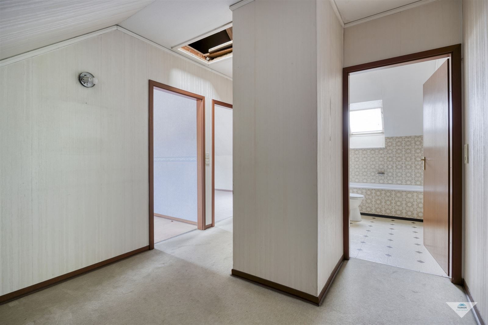 Ruime woning met veel potentieel foto 9