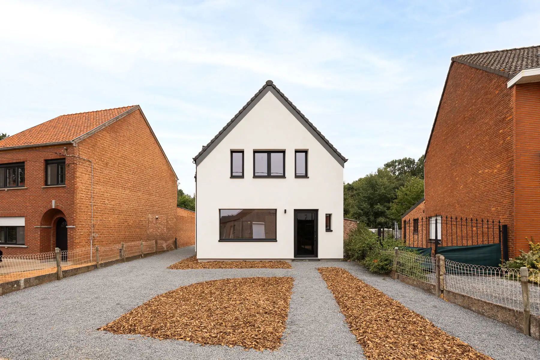 Volledig gerenoveerde energiezuinige open bebouwing foto {{pictureIndex}}