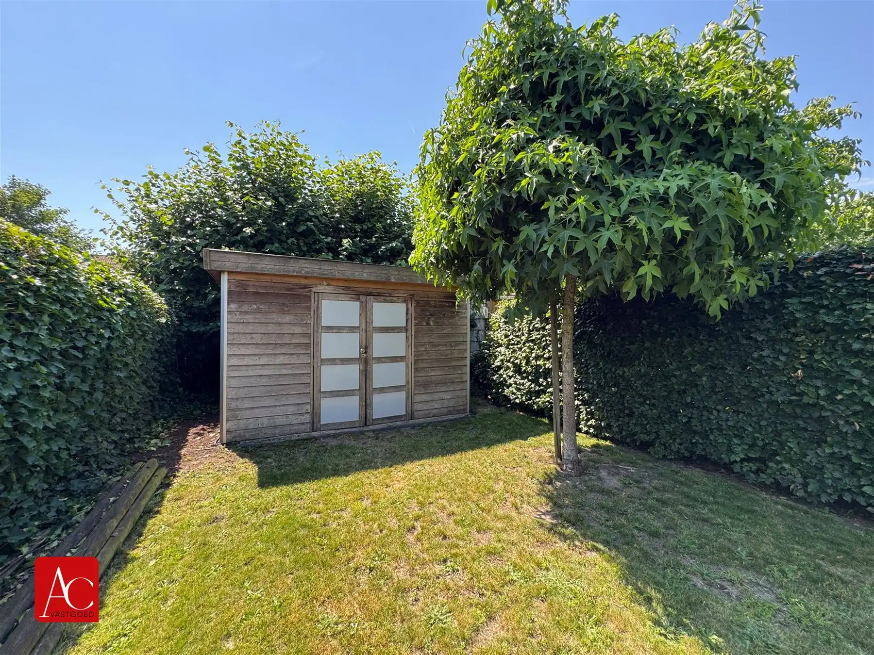 Instapklare woning met 5 slaapkamers en tuin foto 20